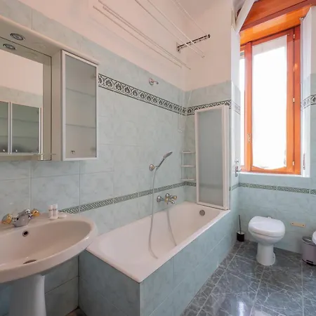 Xenia - Classical In Station Apartament *